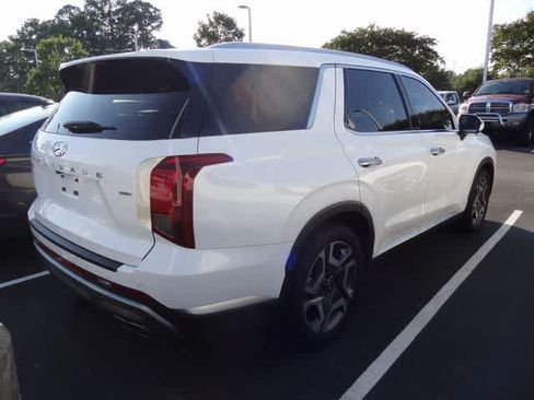 Used 2023 Hyundai Palisade SEL w/ Premium Package AWD/4WD image 4