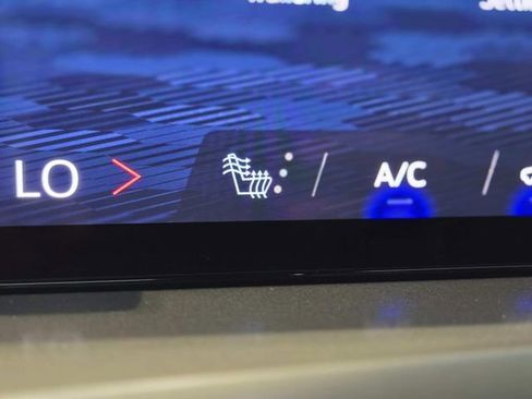 New 2026 Chevrolet Traverse LT w/ Midnight/Sport Edition image 25