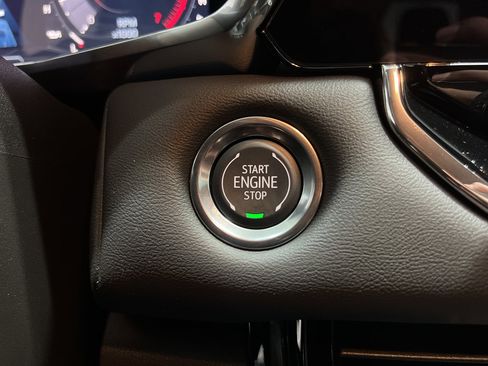 New 2025 GMC Canyon Elevation w/ Convenience Package image 15