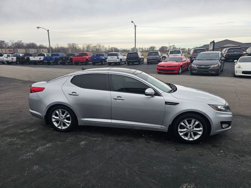 Used 2013 Kia Optima EX w/ Premium Pkg image 4