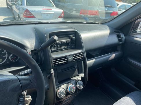 Used 2005 Honda CR-V LX image 13