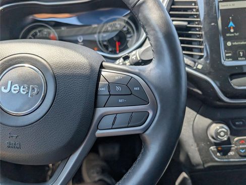 Used 2019 Jeep Cherokee Limited AWD/4WD image 25