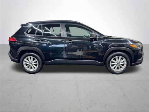 Used 2024 Toyota Corolla Cross LE AWD/4WD image 8