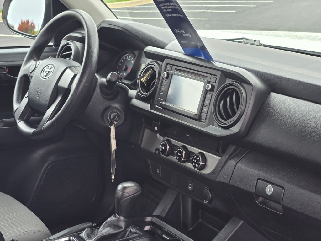 Used 2017 Toyota Tacoma SR RWD image 7