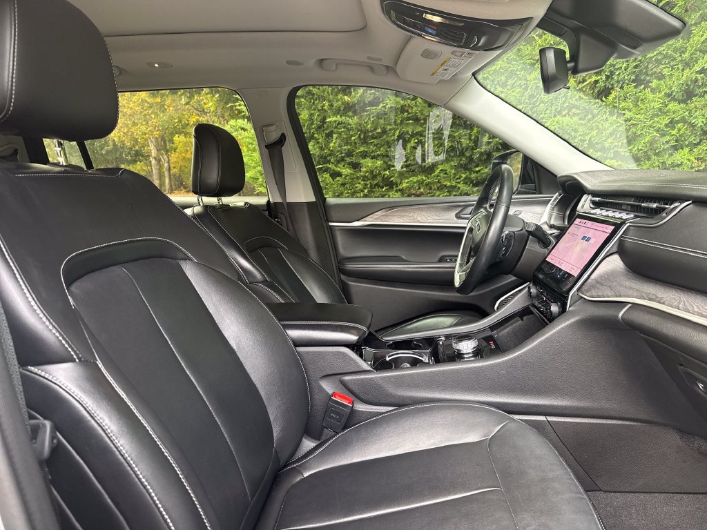 Used 2021 Jeep Grand Cherokee L Limited RWD image 15