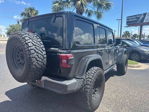 Used 2023 Jeep Wrangler Unlimited Rubicon w/ LED Lighting Group AWD/4WD image 5