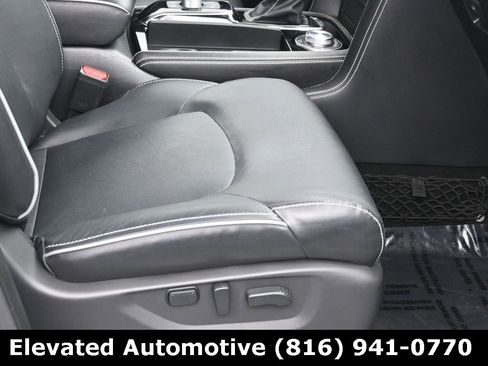 Used 2023 INFINITI QX80 Premium Select w/ All-Season Package image 7