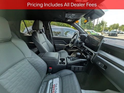 Certified 2025 Toyota 4Runner TRD Off-Road Premium AWD/4WD image 11