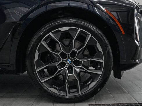 Used 2023 BMW X7 M60i w/ Executive Package image 9