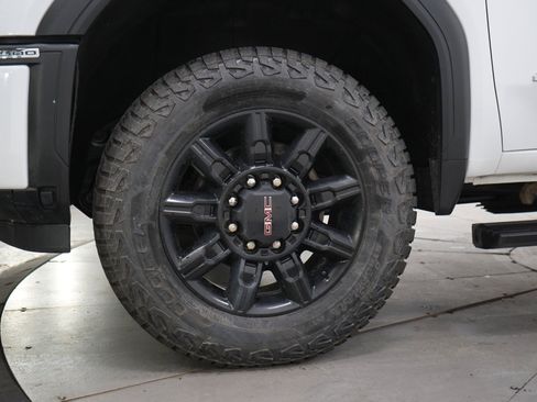 Used 2024 GMC Sierra 3500 AT4 w/ Technology Package AWD/4WD image 31