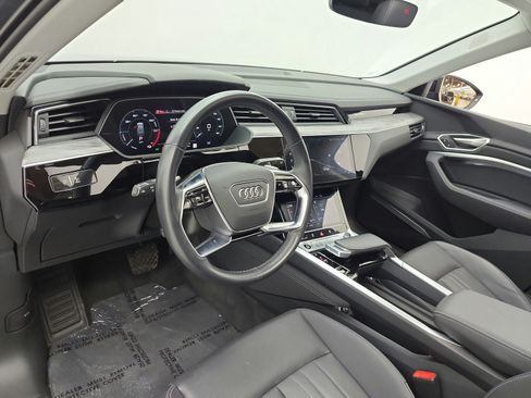 Used 2024 Audi Q8 e-tron Premium Plus w/ Premium Plus Package AWD/4WD image 9