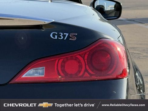 Used 2010 INFINITI G37 Convertible w/ Premium Pkg RWD image 8