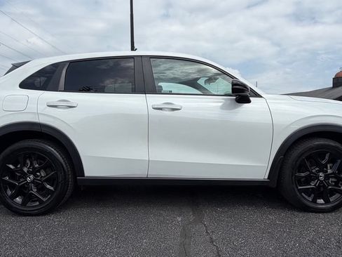 Used 2024 Honda HR-V Sport image 9