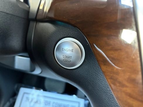 Used 2016 Mercedes-Benz GL 450 4MATIC image 25