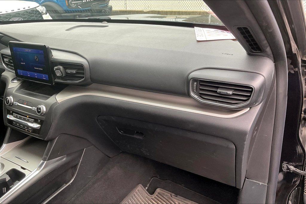 Used 2020 Ford Explorer XLT w/ Equipment Group 202A AWD/4WD image 15