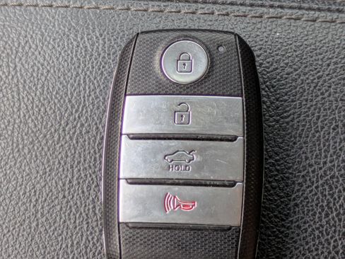 Used 2020 Kia Optima SE FWD image 35