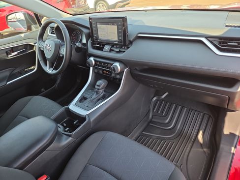 Used 2022 Toyota RAV4 XLE w/ Convenience Package image 17