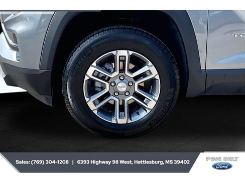 Used 2025 GMC Terrain Elevation FWD image 7