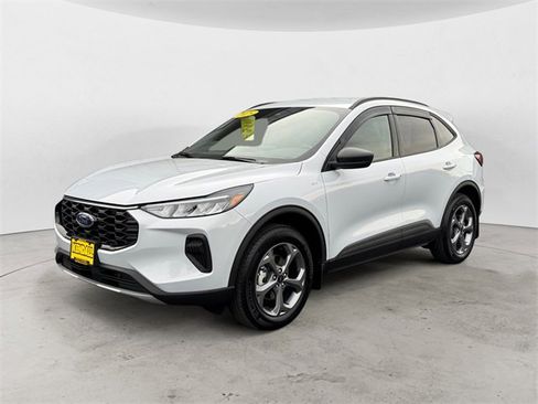 Used 2025 Ford Escape ST-Line image 3