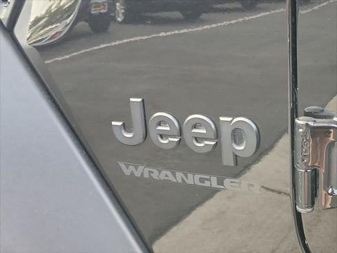 Certified 2022 Jeep Wrangler Sport AWD/4WD image 26