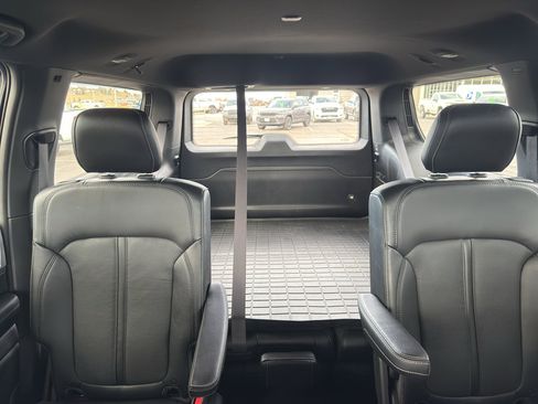 Used 2023 Jeep Wagoneer Series III w/ Convenience Group I image 17