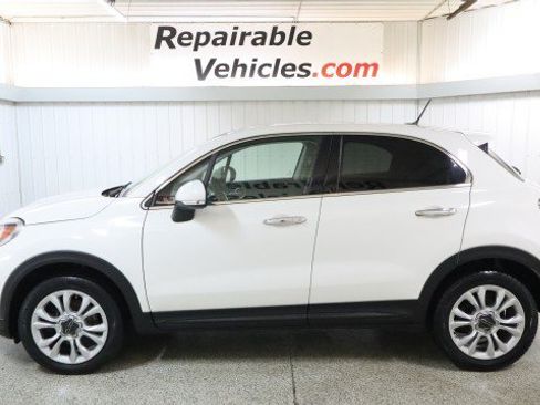 Used 2017 FIAT 500X Lounge w/ Advanced Safety Package FWD image 1