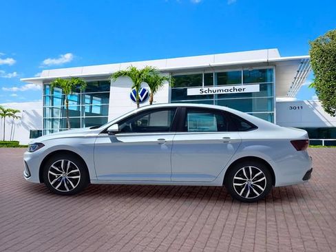 New 2026 Volkswagen Jetta SE FWD image 4