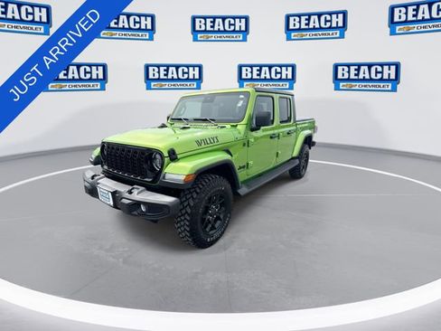Used 2025 Jeep Gladiator Sport AWD/4WD image 4