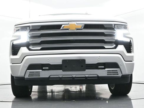 Used 2024 Chevrolet Silverado 1500 High Country w/ High Country Premium Package AWD/4WD image 47