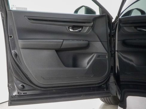Used 2023 Honda CR-V LX image 17