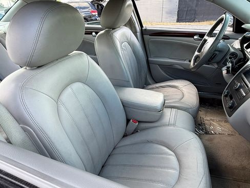 Used 2011 Buick Lucerne CXL FWD image 18