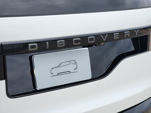 Used 2025 Land Rover Discovery Dynamic SE AWD/4WD image 35