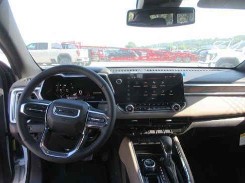 New 2026 GMC Canyon Denali AWD/4WD image 16