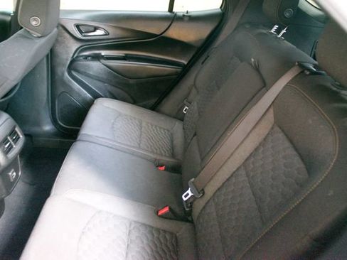 Used 2019 Chevrolet Equinox LT w/ Driver Convenience Package FWD image 9