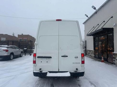 Used 2020 Nissan NV 2500 SV image 4