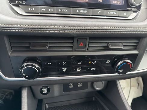 Used 2024 Nissan Rogue S image 19