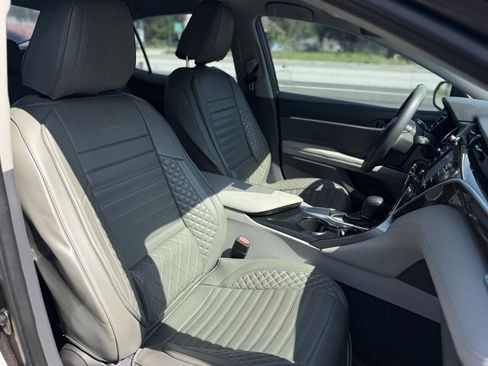Used 2018 Toyota Camry LE FWD image 24