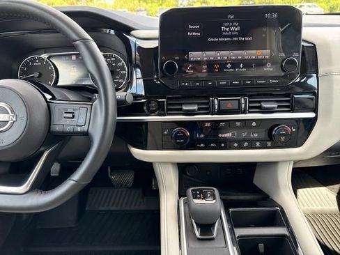 Used 2025 Nissan Pathfinder SL w/ Cargo Package AWD/4WD image 17