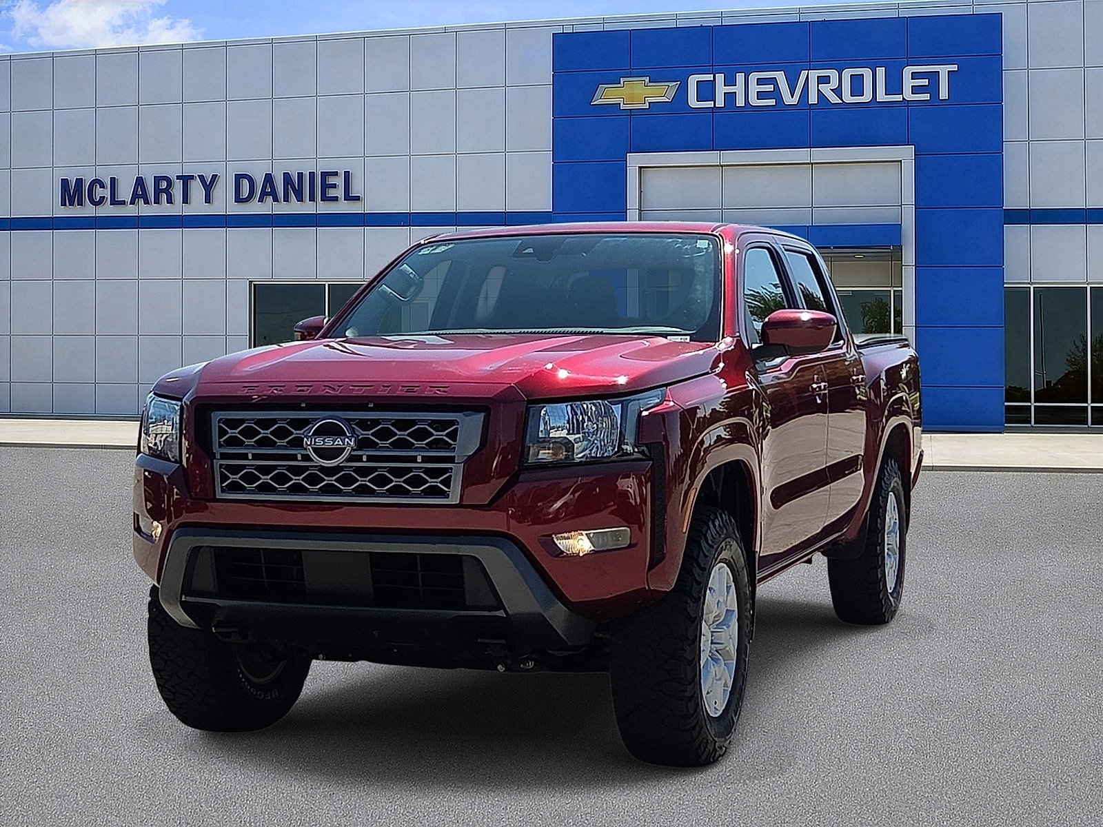 Used 2022 Nissan Frontier SV AWD/4WD image 2