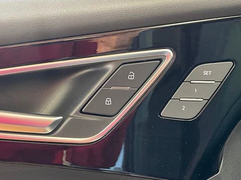 Used 2023 Audi Q4 e-tron Premium Plus w/ Premium Plus image 18