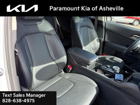 Certified 2025 Kia Sportage EX w/ EX Premium Package image 21