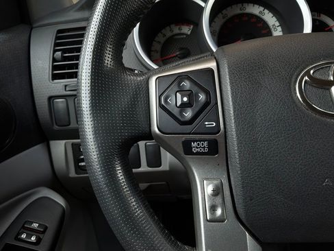 Used 2014 Toyota Tacoma PreRunner w/ Convenience Package RWD image 29