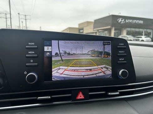 Certified 2025 Hyundai Elantra Sport image 23