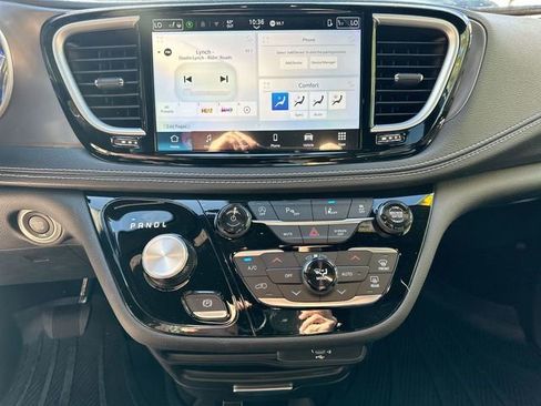 New 2026 Chrysler Pacifica Select w/ S Appearance Package image 19