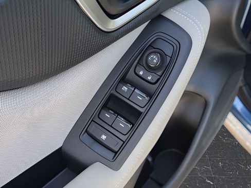 Used 2024 Subaru Forester AWD/4WD image 11