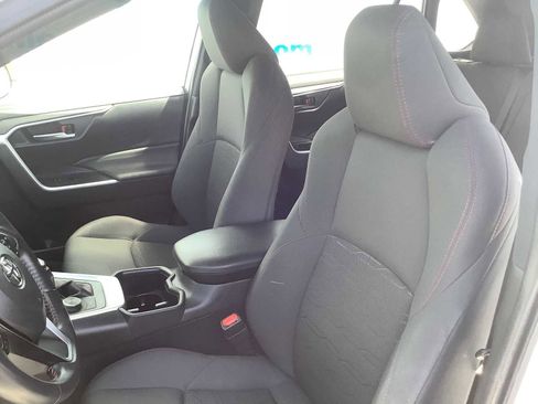 Used 2022 Toyota RAV4 SE w/ Weather & Moonroof Package AWD/4WD image 12
