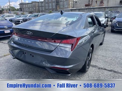 Used 2023 Hyundai Elantra SEL FWD image 6