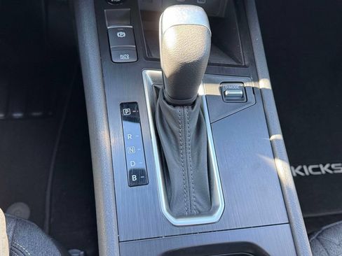 Certified 2025 Nissan Kicks SV FWD image 28