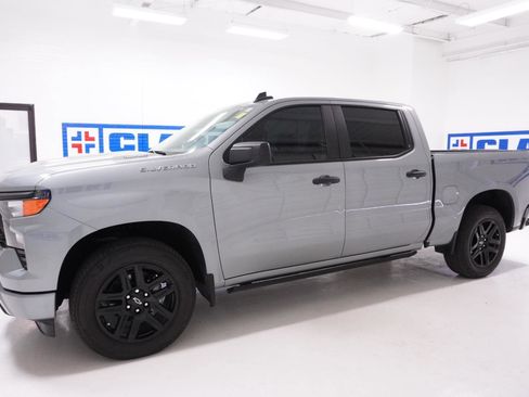 Used 2024 Chevrolet Silverado 1500 Custom image 8