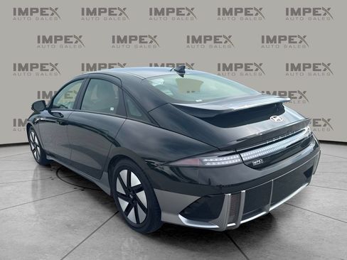 Used 2024 Hyundai Ioniq 6 SE AWD/4WD image 2